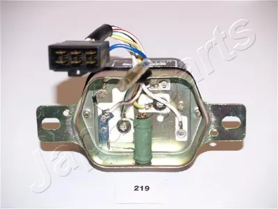 Regulador del alternador Toyota HIACE III Van · Toyota HIACE III Bus · Toyota HILUX V Pickup