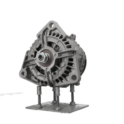 Alternador Mercedes-Benz VARIO Cab with engine